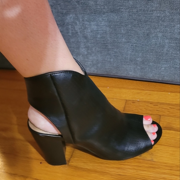 Vegan leather peep toe heels - Picture 3 of 10